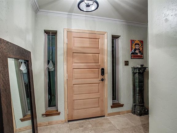 4th image of 301 Bremen Dr