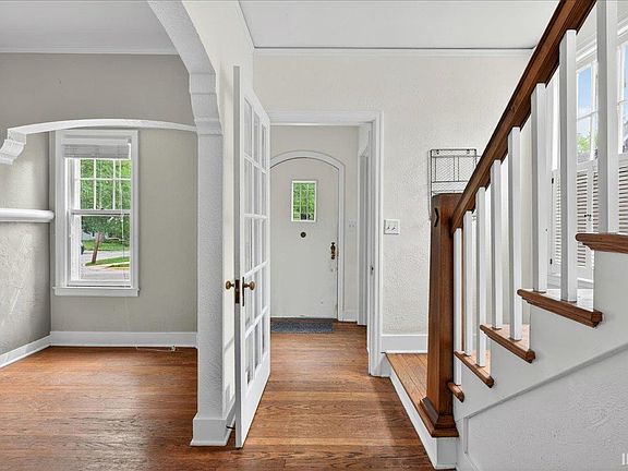 4th image of 625 Robinson St
