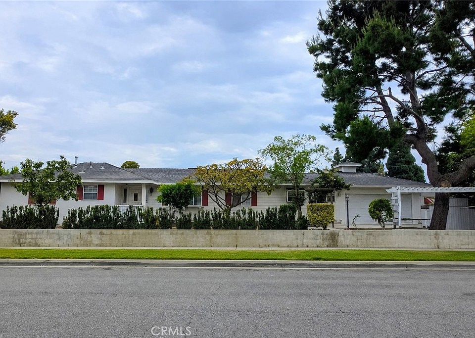 1st image of 3215 W Stonybrook Dr