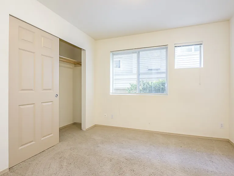 The Max Apartments — Photo 33