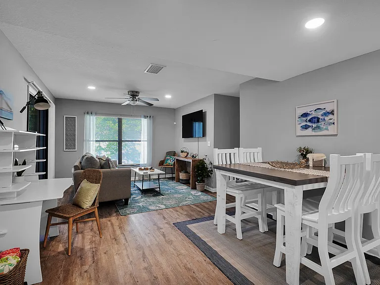16 Ewing St #A — Photo 9