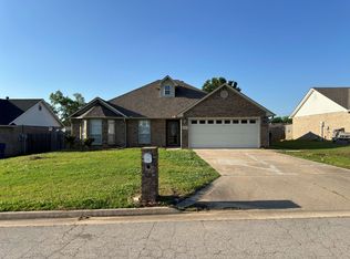609 Apple Valley Dr, Fort Smith, AR 72908
