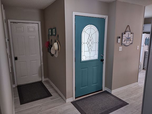4th image of 2783 Bay Club Dr