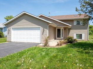 103 Tamarack Hollow St SW, Poplar Grove, IL 61065