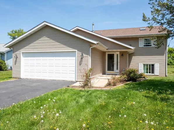 103 Tamarack Hollow St SW, Poplar Grove, IL 61065