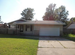 1810 S Cedar Ave, Broken Arrow, OK 74012