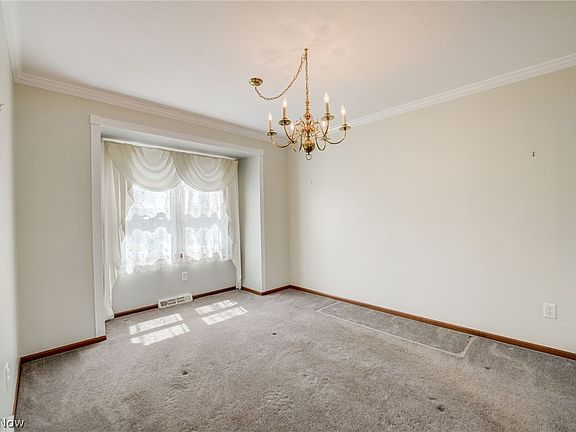 5th image of 4104 Parkview Oval