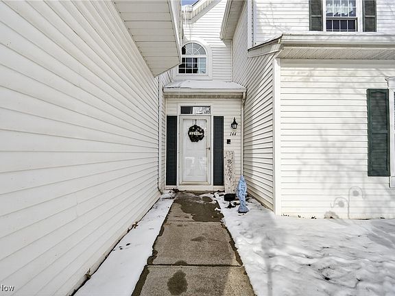 5th image of 144 Vista Ct #5B