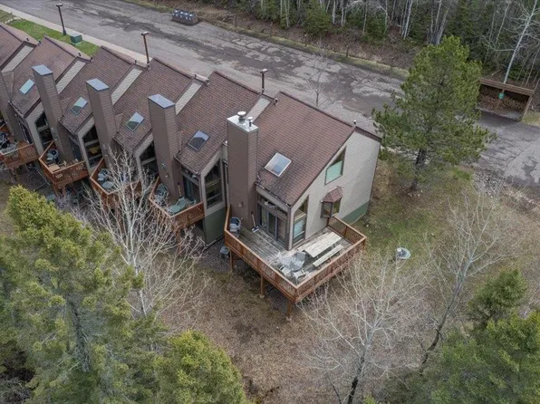 544 Moose Mountain Dr, Lutsen, MN 55612