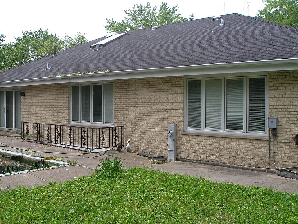 2nd image of 20937 Brookwood Dr