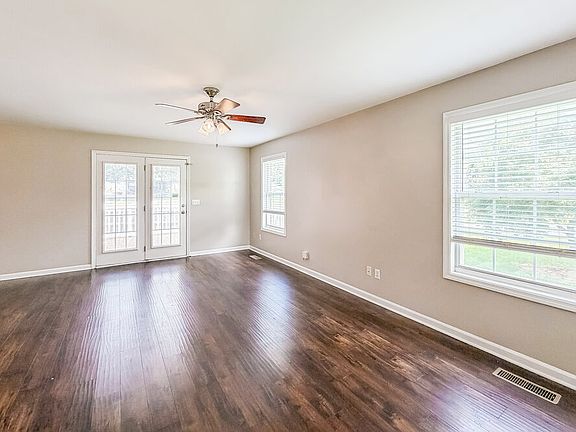 4th image of 2900 Hearthside Dr