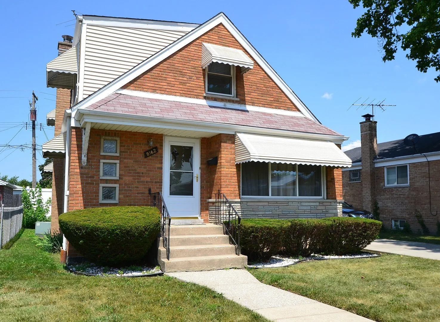 8162 S Tripp Ave photo 1
