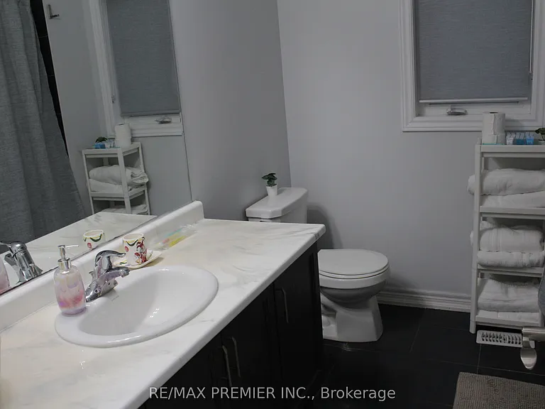 51 Mullholland Ave — Photo 29
