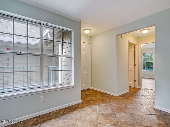 3rd image of 100 Ironwood Dr Unit 135