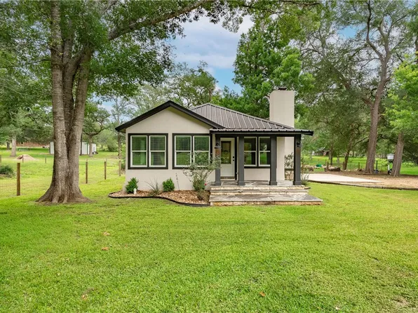 2283 Tigerpoint Rd, Brenham, TX 77833