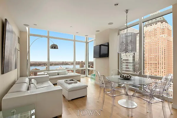 Sold by Town Residential | media 6