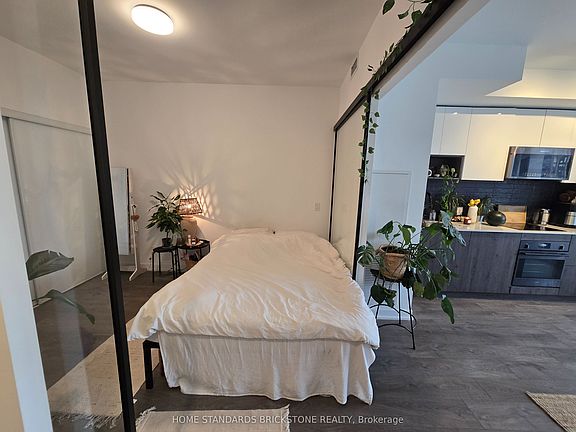 5th image of 5 Defries St #2707