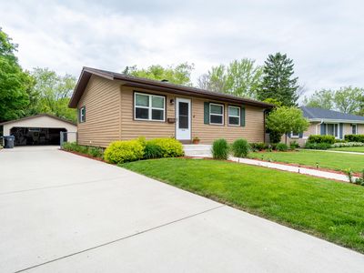422 Garland Ct, Waukesha, WI, 53188