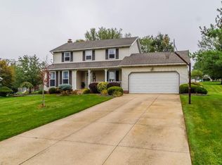 1541 Applewood Way, Uniontown, OH