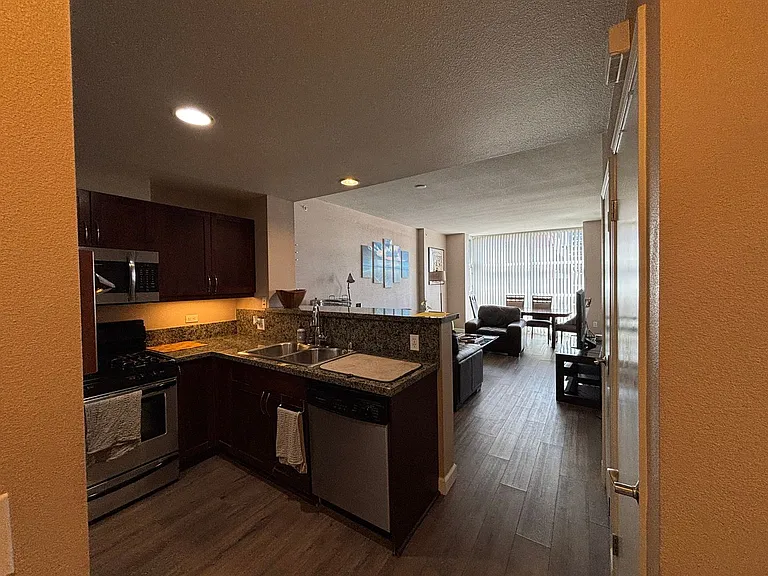 530 K St #506 — Photo 12