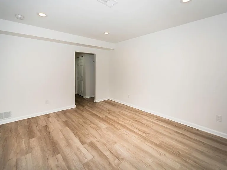 2801 Dillon Dr — Photo 33