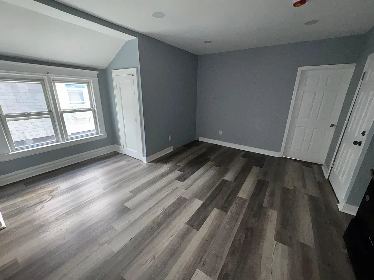 Building Photo - 888 S 18th St #3F