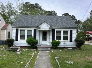 300 W Bryant St, Enfield, NC 27823