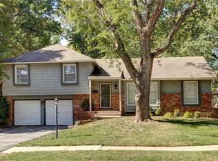 9610 Walmer St, Overland Park, KS 66212