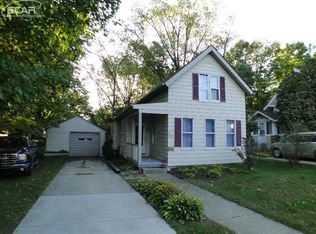 605 S Adelaide St, Fenton, MI 48430