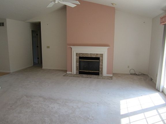 4th image of 53851 Arrowwood Dr