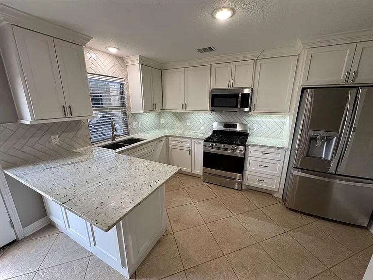 11035 Heather Bluff Ln — Photo 4