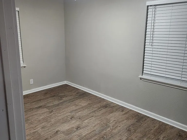 1622 Lucas Ave — Photo 6