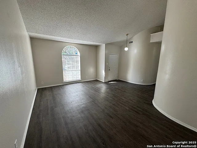 5922 Spring Buck — Photo 11