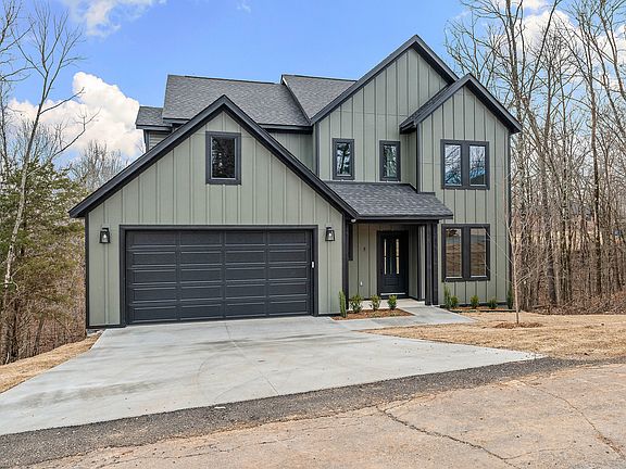 3rd image of 5 Chelmsworth Cir