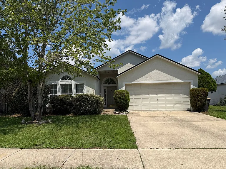 7327 N High Bluff Rd — Photo 1