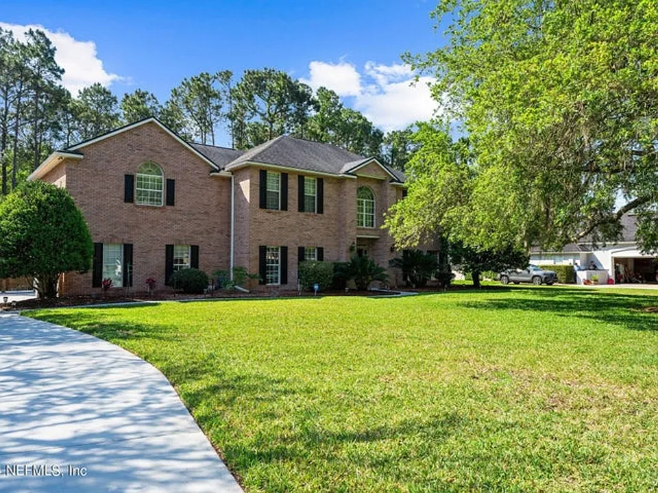 425 Oak Pond Dr