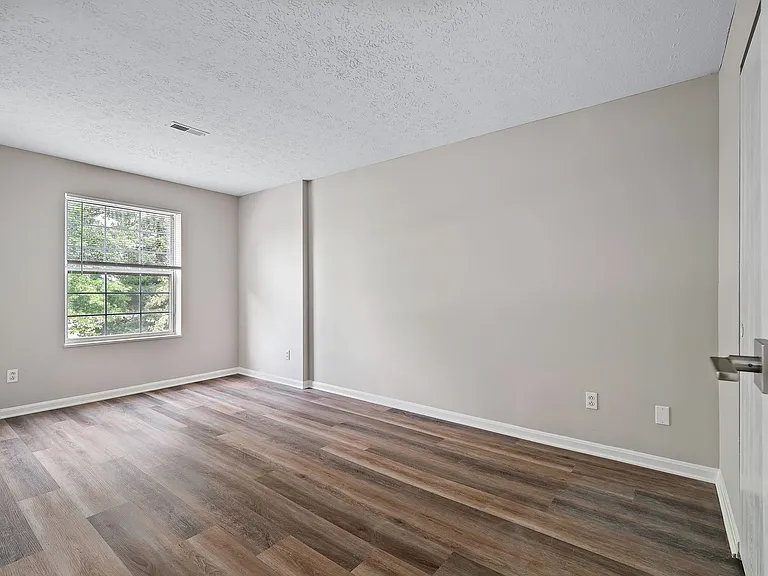 Cherry Tree Village Apartments — Photo 277