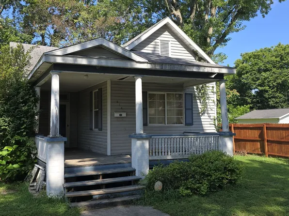 514 N Cherry St, Centralia, IL 62801