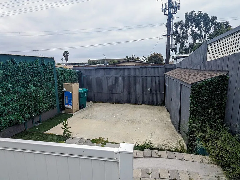 4631 Conrad Ave — Photo 2