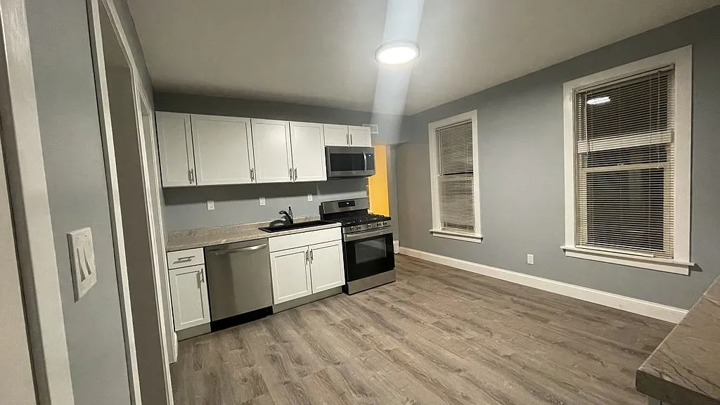 2 bed, 1100 sqft, $1,650 — Photo 4