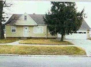 405 Bellcourt Dr, Oregon, OH 43616