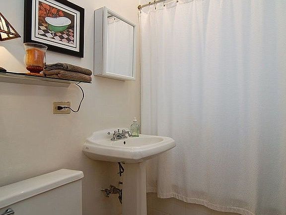 4th image of 5314 N Glenwood Ave APT 3W