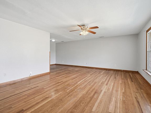 3rd image of 134 Meander St
