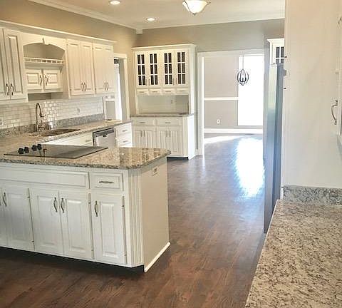 4th image of 1669 Cardwell Ln
