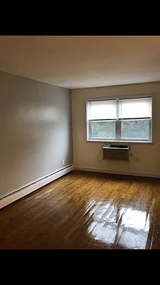 Rented by Irene Mihalios, LREB | media 4