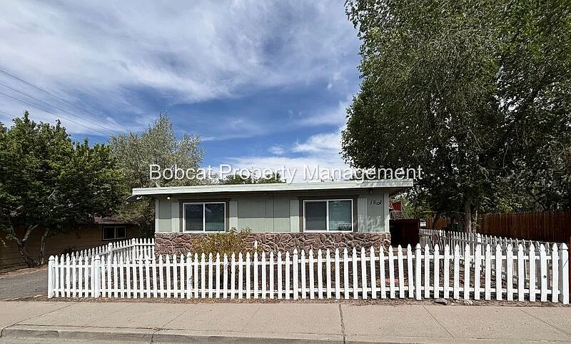 1501 N Edmonds Dr #A