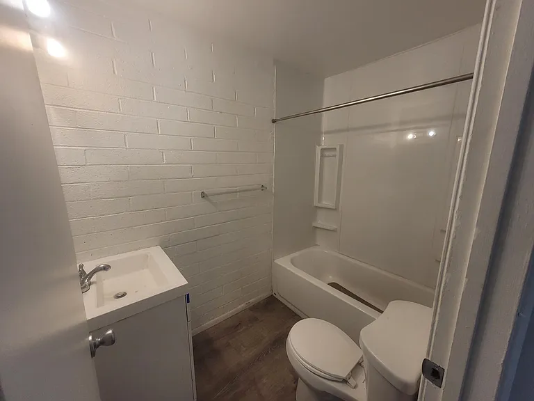 5229 N 59th Dr #1 — Photo 11