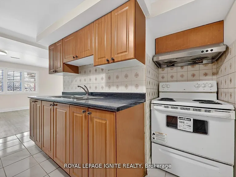 178 Staines Rd #BASEMENT — Photo 12