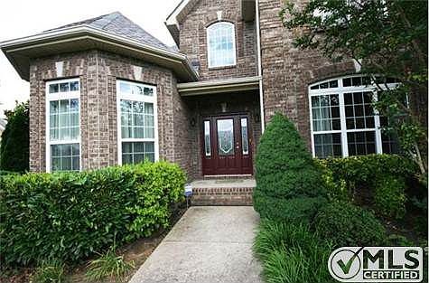1st image of 111 Leland Ct E