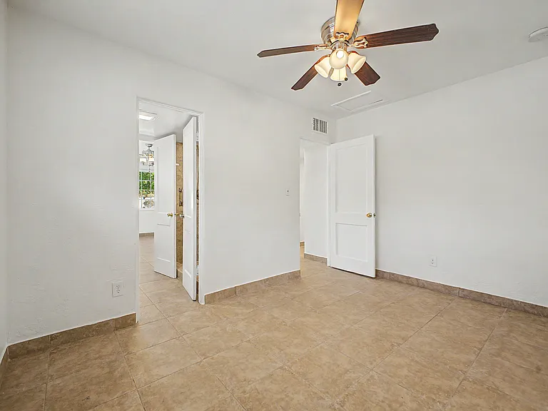 6138 N 15th Ave — Photo 19
